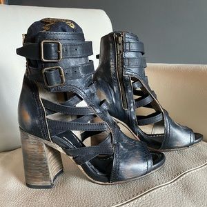 Freebird Tiara black 8